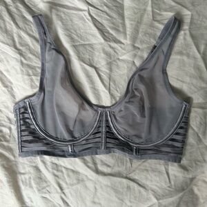 Victoria’s Secret unlined plunge bra 32 D